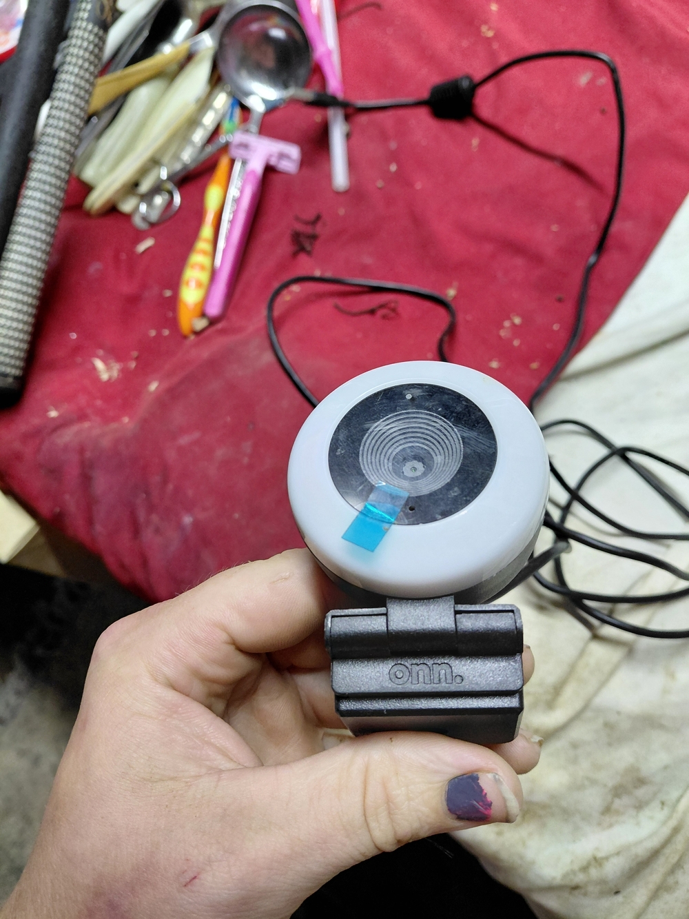 onn. USB Webcam with Built-In Ring Light - White & Black